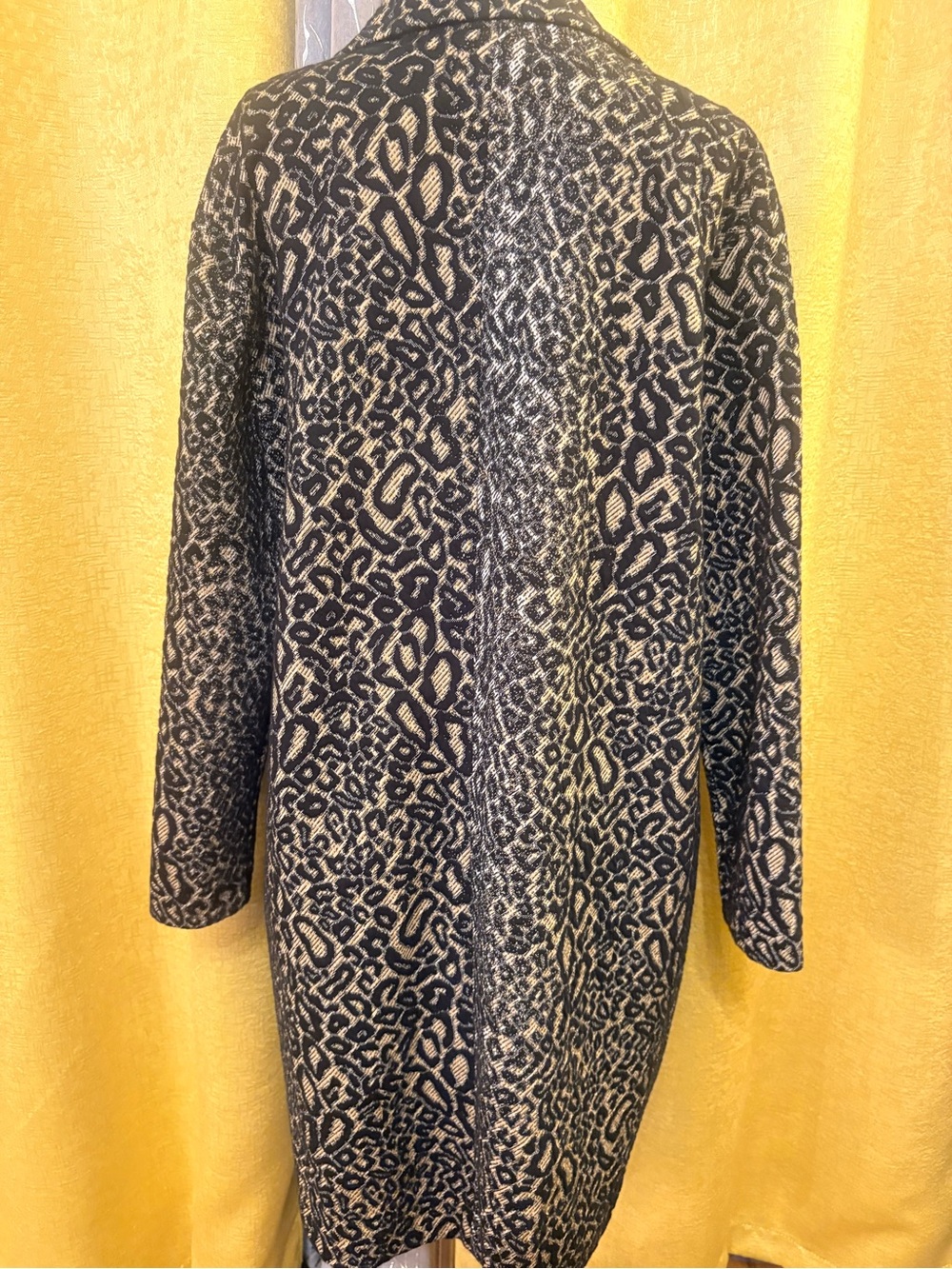 Worthington Black and Cream Two Tone Animal Print knee length Blazer Coat - Picture 3 of 4